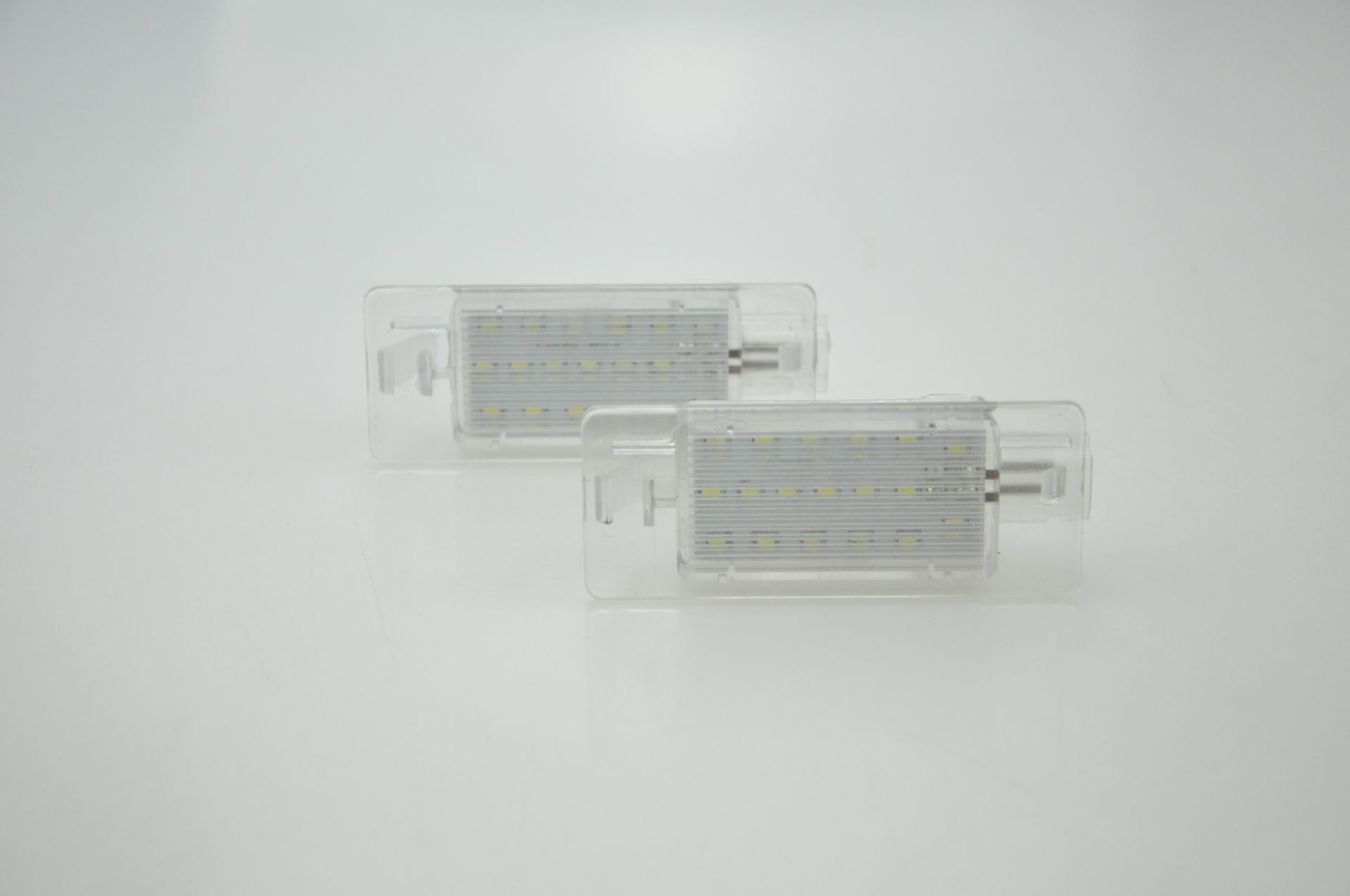 products/936/vectra c svetla tablice.jpg - LED SIJALICE ZA OSVETLJENJE TABLICE - OPEL 031910 - Xenon Svetla Beograd